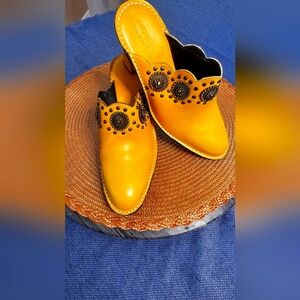 Donald Pliner - Size 6 - Open Back Western Ankle Boots